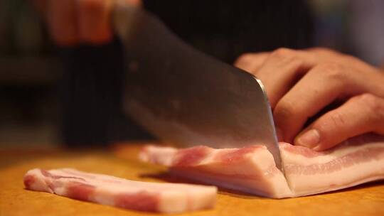 厨师切五花肉片视频素材模板下载