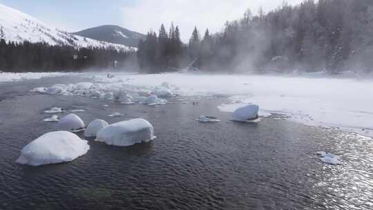 冬季喀纳斯晨雾雪蘑菇雾凇冰河野鸭雪山森林