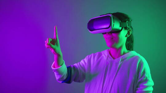 亚洲中国女性VR眼镜模拟虚拟现实技术