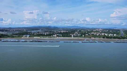 海边小镇的美丽全景