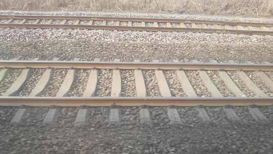 列车行驶车窗外的铁轨2视频素材模板下载