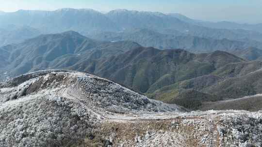 江南杭州鸬鸟山航拍雪景雾凇