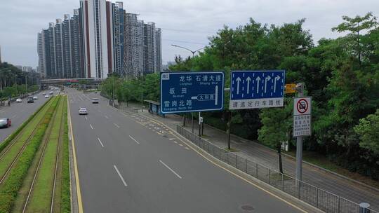 4k航拍深圳龙华有轨电车路标路牌视频素材模板下载