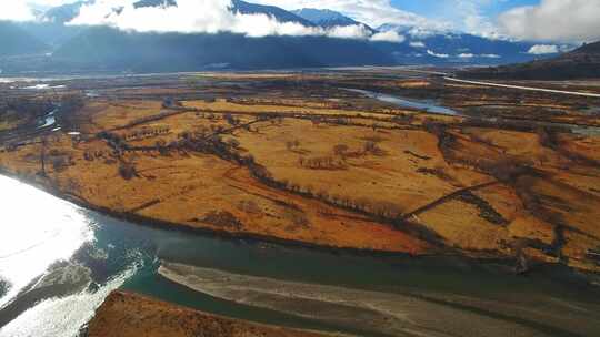 大气震撼航拍西藏林芝雅尼湿地尼洋河湿地