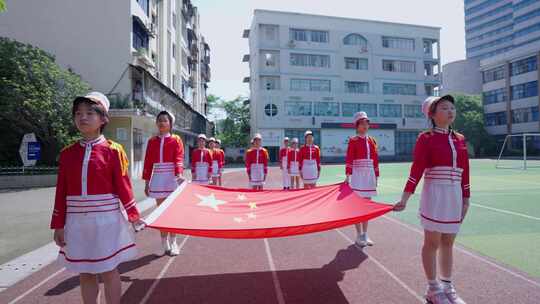 小学生上学、升旗仪式、敬礼