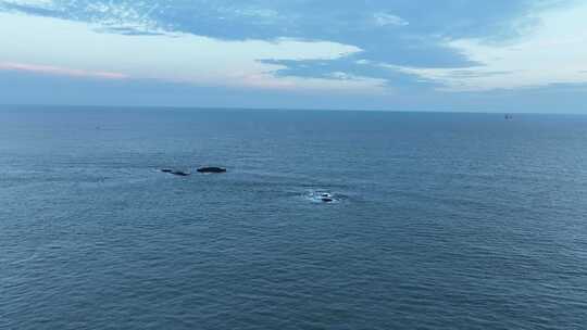 大海航拍海上礁石海水海洋风光海天一线风景