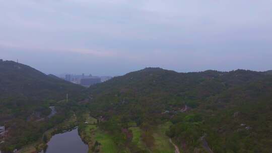 厦门山林湖泊的自然风景全景