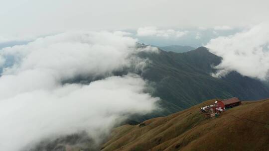 江西武功山高山草甸云海风光 航拍