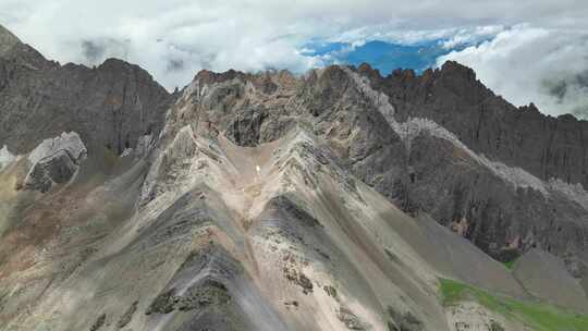 航拍四川阿坝小金大哇梁子垭口群山风光