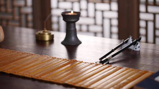 烛光古代书房书桌中国古代书籍竹简视频素材模板下载