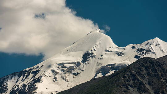 帕米尔高原的雪山,塔什库尔干,帕米尔高原