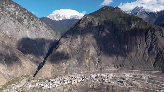 西藏风景察瓦龙乡藏族民居察隅县