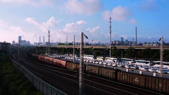 昆明在路上的火车、高铁航拍视频4k
