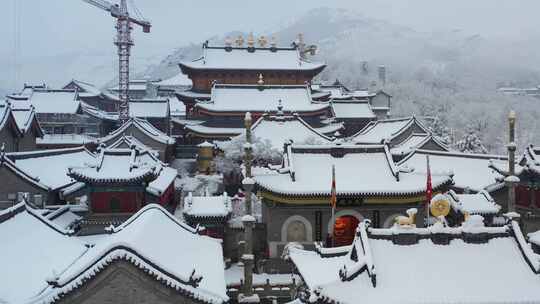 大雪过后的五台山