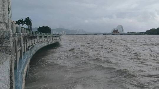 台风天的海边