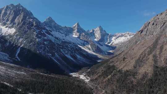 航拍冬天四川阿坝州毕棚沟景区雪景视频素材模板下载