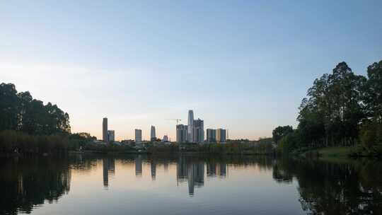 夕阳下的东莞城市天际线城市风光延时