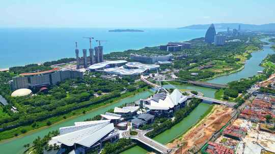 海南三亚海棠湾国家海岸线上的酒店建筑群