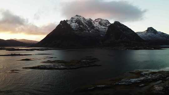 山，湖，倒影，水