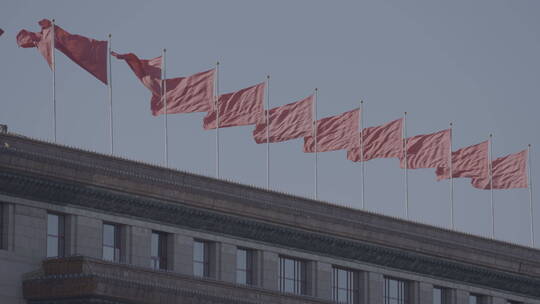 天安门广场红旗飘扬 两会召开