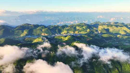 航拍高山草原日出阳光