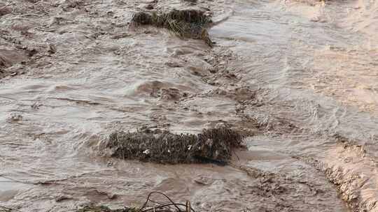 实拍暴雨后洪水 山洪  泥石流