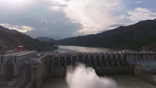 航拍水电站水库泄洪水力发电大坝开闸放水