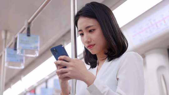 低头族 玩手机 手机 电脑 电子产品 iPhone