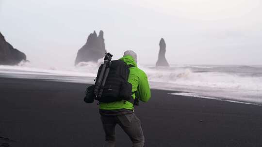 Reynisdrangar Beach，