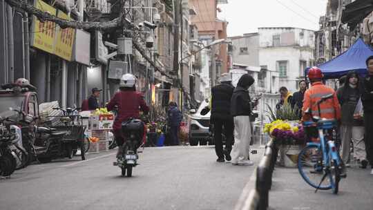 厦门开元路老街市井小巷内人来人往热闹景象