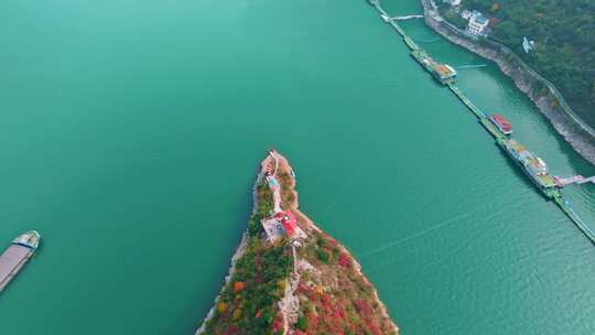 长江三峡巫峡红叶