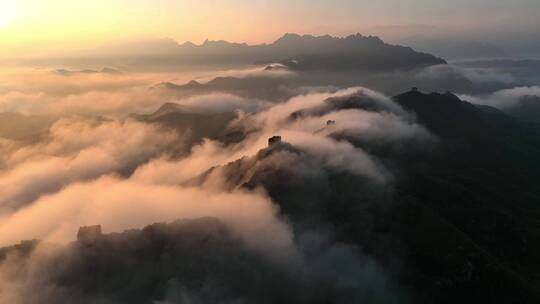 司马台长城翻山云海日出