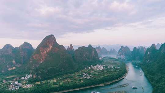 桂林阳朔山水风光与游船延时摄影