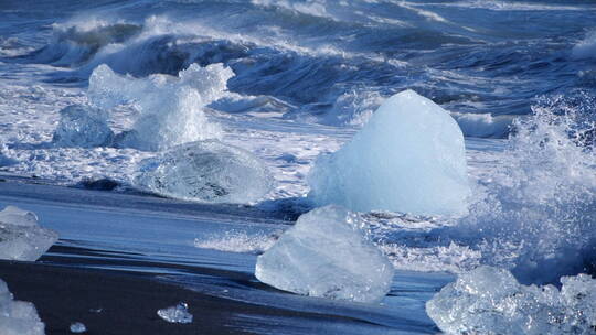 海洋中的冰山视频素材模板下载