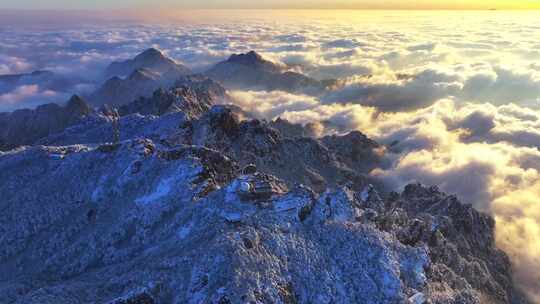 黄山绝美雪景日出云海