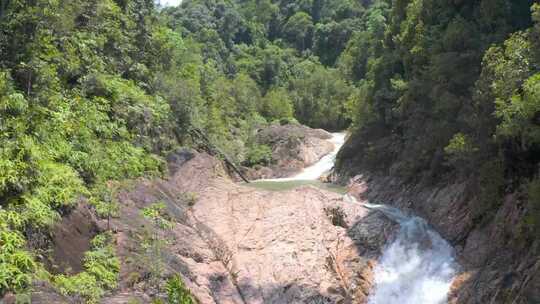 森林阳光高山岩石小溪溪流