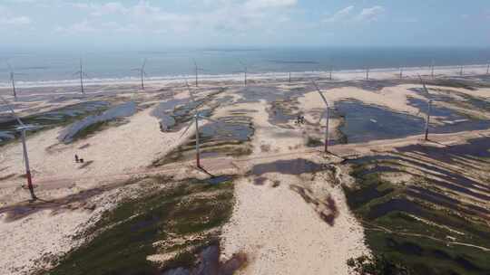 巴西标志性的雨水湖和沙丘。Lencois Maranhens巴西。