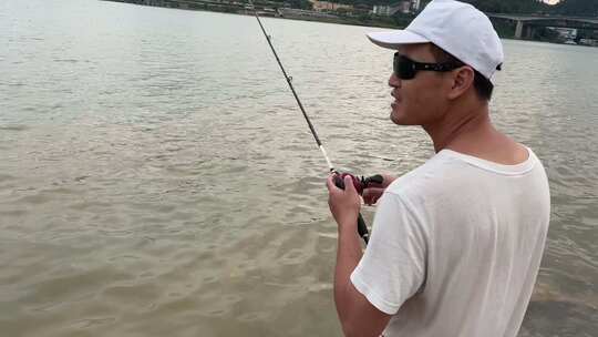 西江边钓鱼视频素材模板下载