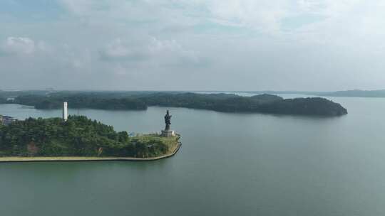 鄱阳湖国家湿地公园饶娥雕像航拍湖泊风景