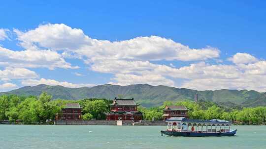 蓝天白云北京颐和园皇家园林天际线风景