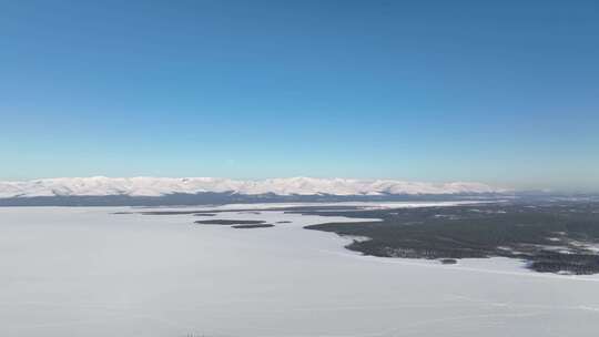 上升无人机拍摄白雪覆盖的风景