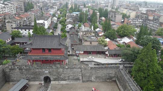 航拍湖北荆州古城历史文化旅游区东门景区