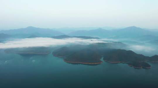 安徽省黄山市太平湖景区晨曦云雾航拍