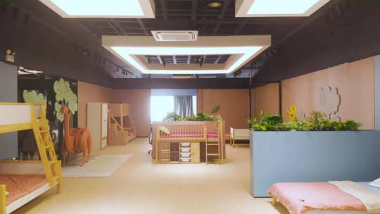 高档板木家具多巴胺色儿童家具展厅