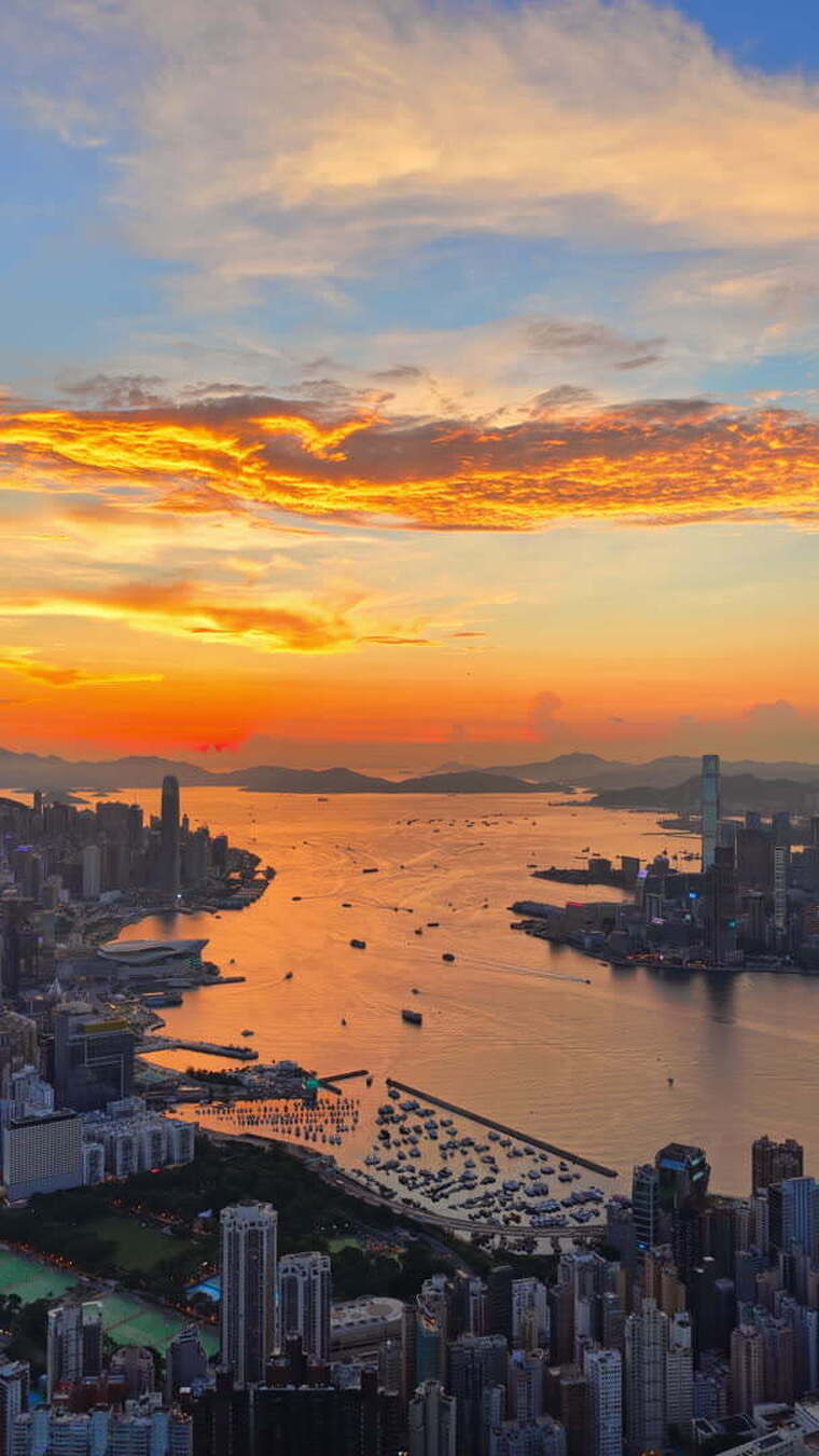 香港维多利亚港中环日落航拍