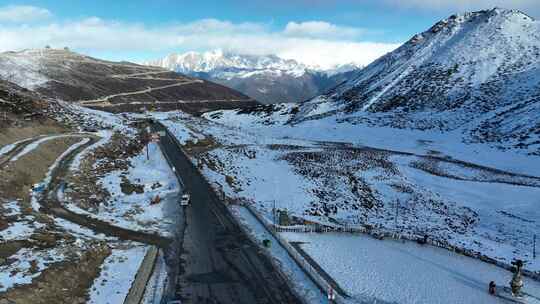 川藏线318国道色季拉山垭口看南迦巴瓦峰