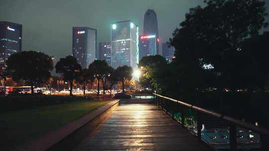 台州雨夜街景