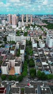 竖屏航拍广西北海的海城区建筑