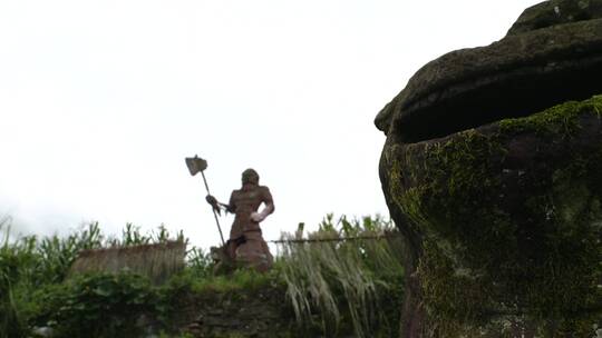 湘西土家族源头村落首八峒神庙遗址  雕像