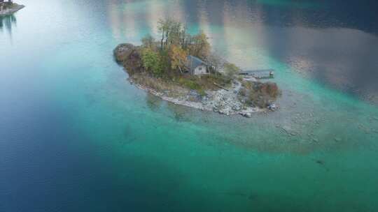 Bavaria， Lake Eibsee Island黄金时段|4K

D-LOG-完美的颜色分级！

23.976fps

真实的